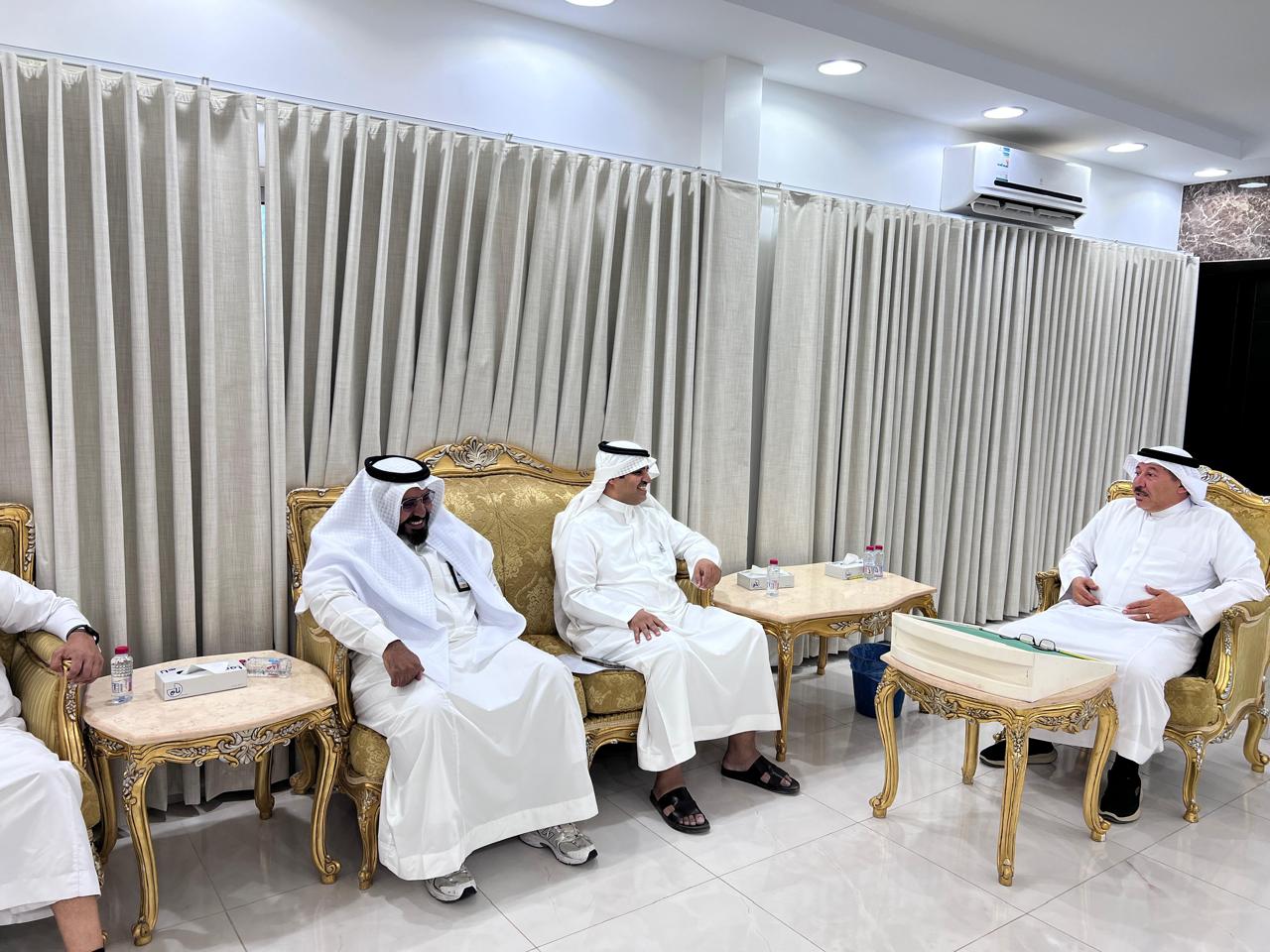 الرشيدان يستقبل الذايدي والرشيدي والخليفي لبحث موضوعات تخدم أهل محافظة طريف.. صور