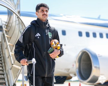 بعثة الأهلي تصل إلى إيطاليا .. صور