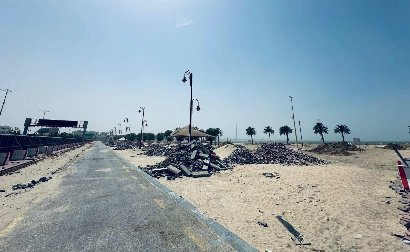 تواصل أعمال مشروع تطوير كورنيش الدمام .. صور