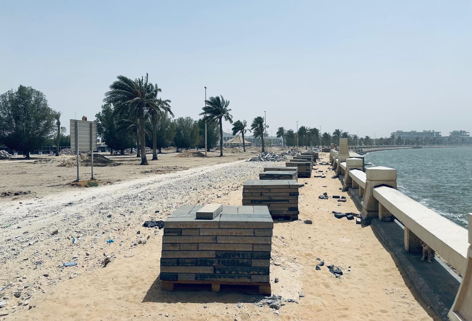 تواصل أعمال مشروع تطوير كورنيش الدمام .. صور