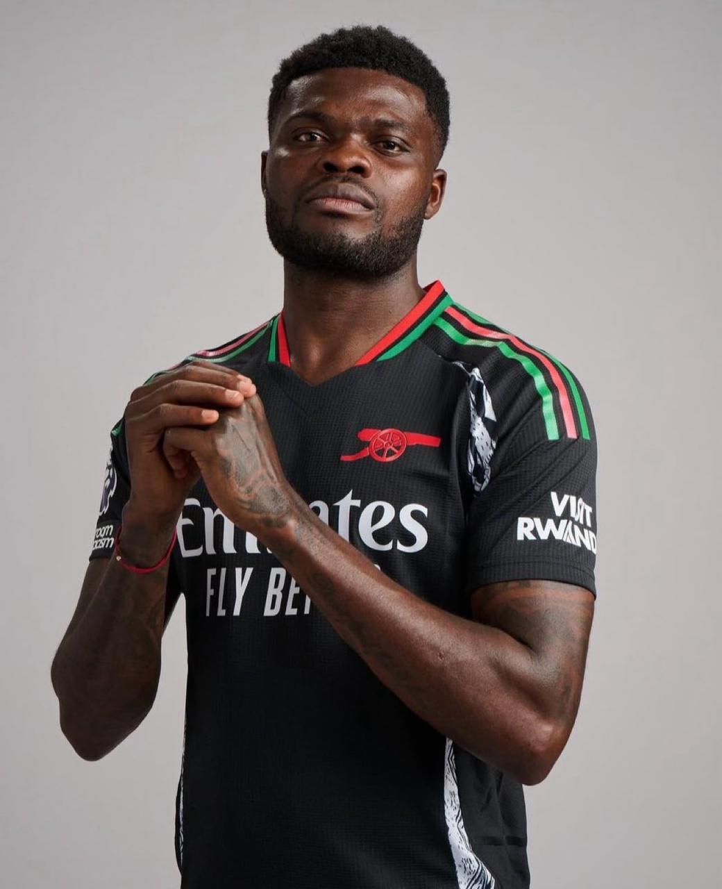 بشكتاش يقدم عرضا رسميا لضم توماس بارتي