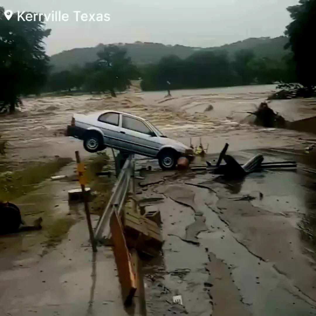 مقتل 13 شخصا ودمار عشرات المنازل في سيول تكساس .. فيديو