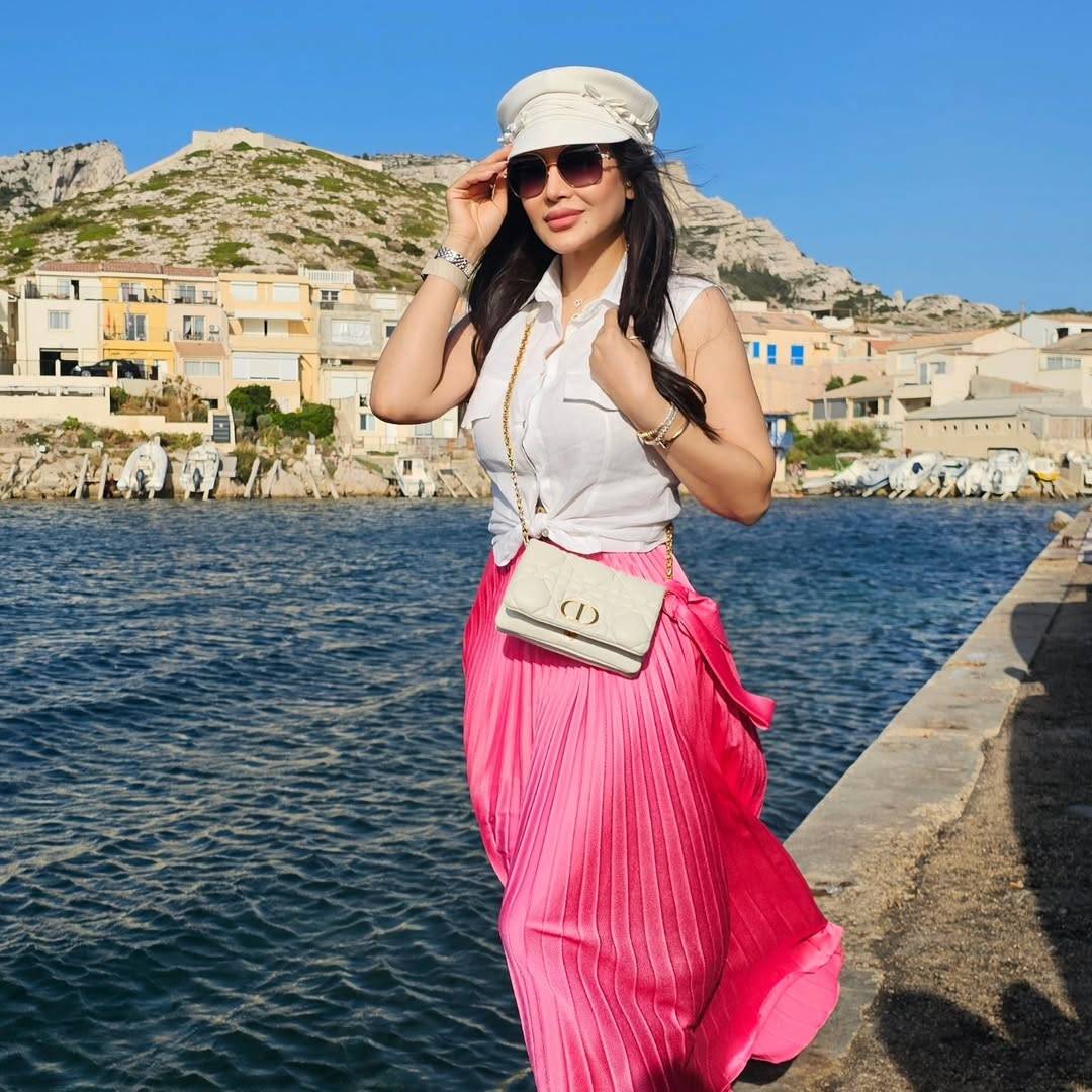 لجين عمران: لا تسمحوا لأي شيء أو شخص يأثروا على مزاجكم.. فيديو