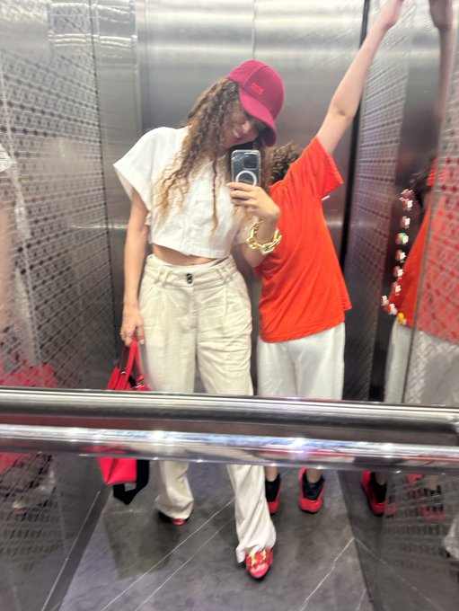 ميريام فارس تشارك لحظات عائلية طريفة مع ابنها .. صور