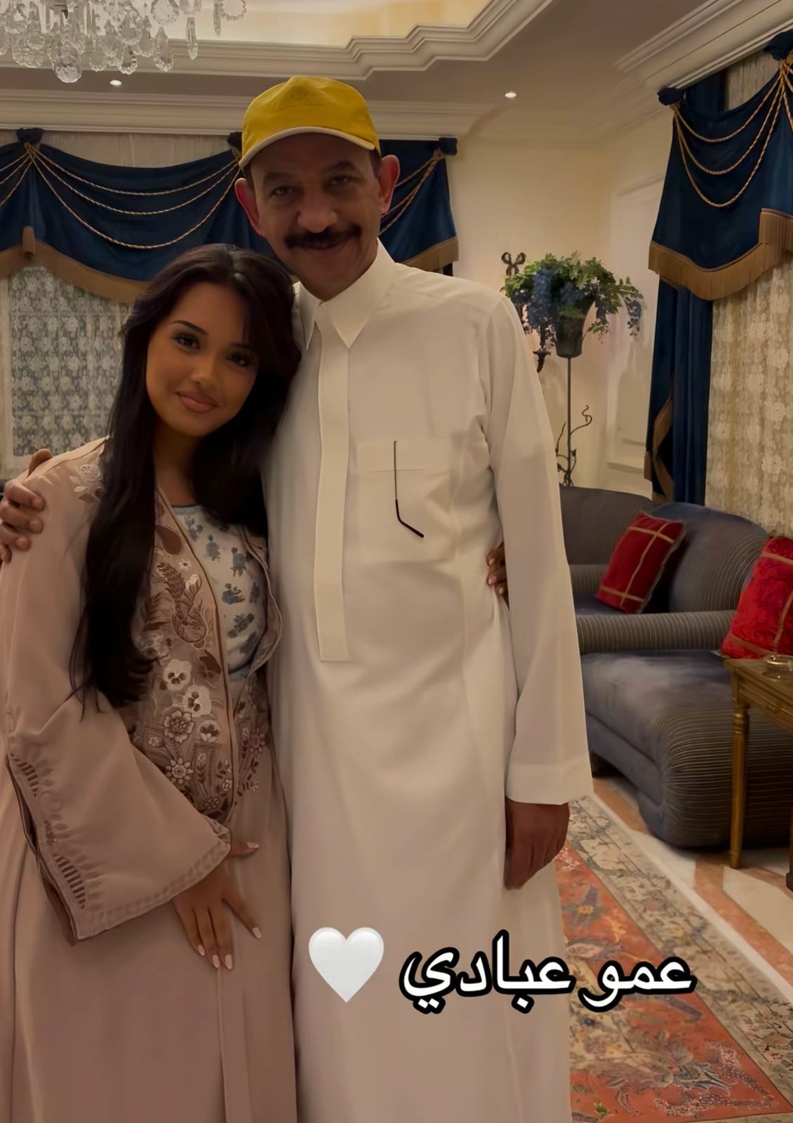 صورة عائلية تجمع عبادي الجوهر بابنة شقيقه تشعل مواقع التواصل الاجتماعي