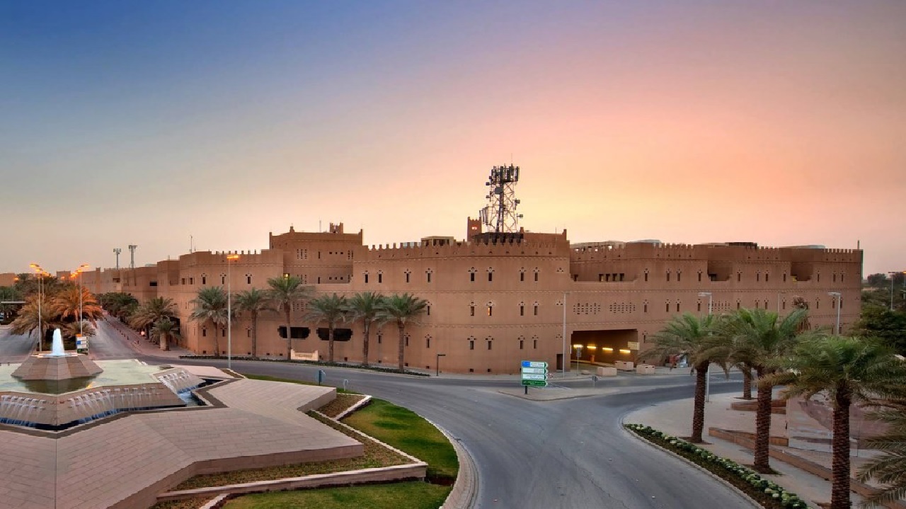 الهيئة الملكية بالرياض تبدأ نزع ملكية عقارات لتطوير الطرق