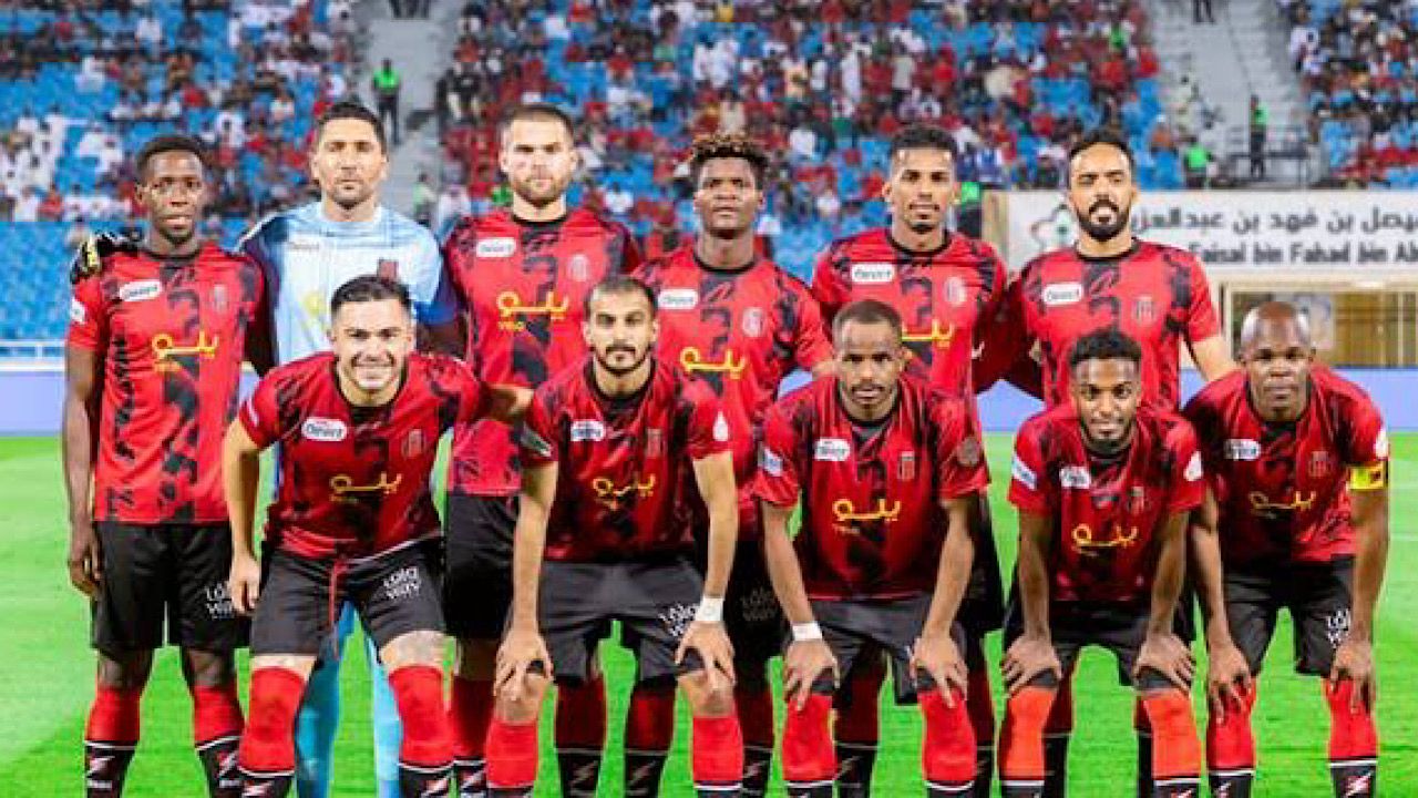 الرياض يسعى لتعزيز صفوفه