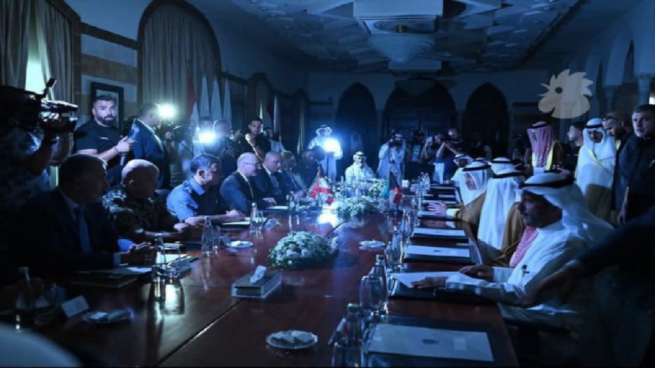 انقطاع الكهرباء يربك اجتماع وزيري داخلية لبنان والكويت .. فيديو