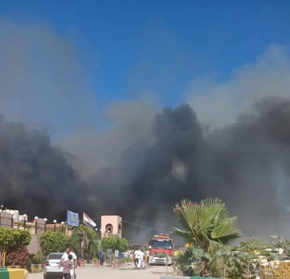 حريق ضخم يلتهم 96 مركبة في مصر