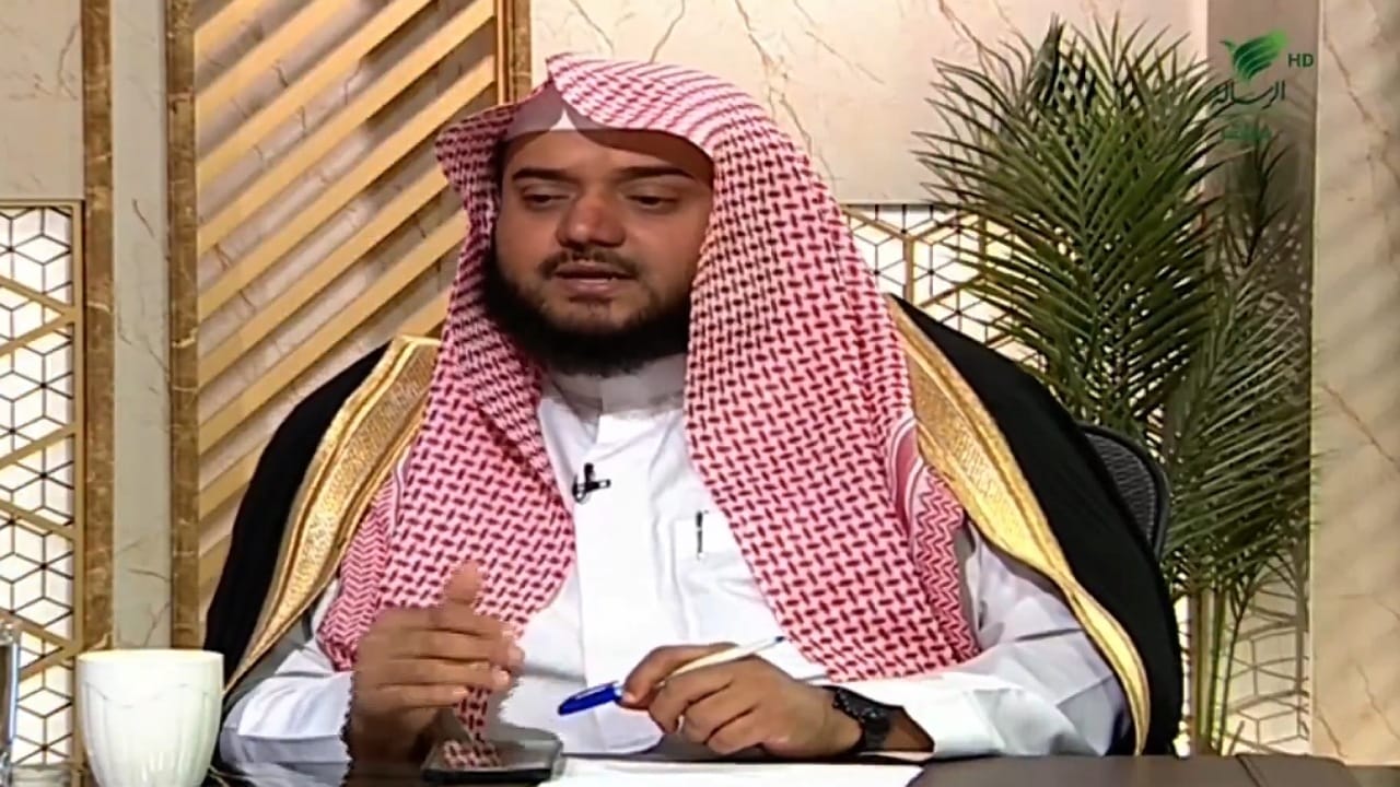 الشيخ راشد المطوع يوضح حكم الجمع والقصر في السفر إلى الخارج .. فيديو