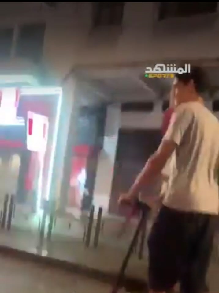 ياسين بونو على السكوتر في شوارع المغرب.. فيديو