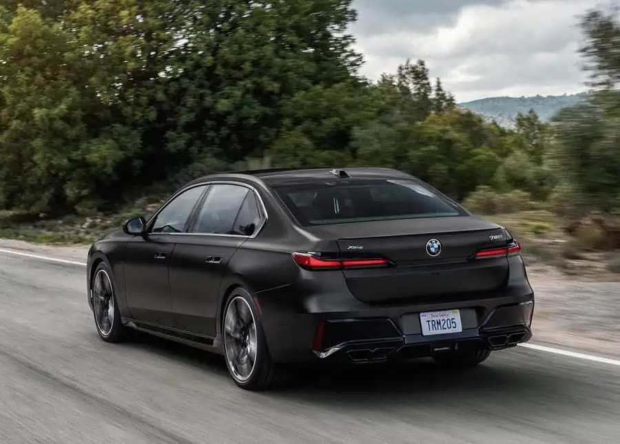 رولز رويس تطرح كالينان 2025 في السوق السعودي