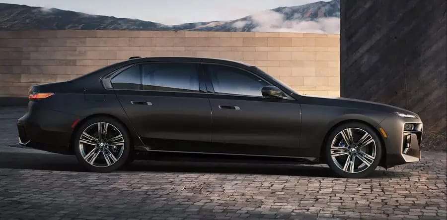 رولز رويس تطرح كالينان 2025 في السوق السعودي