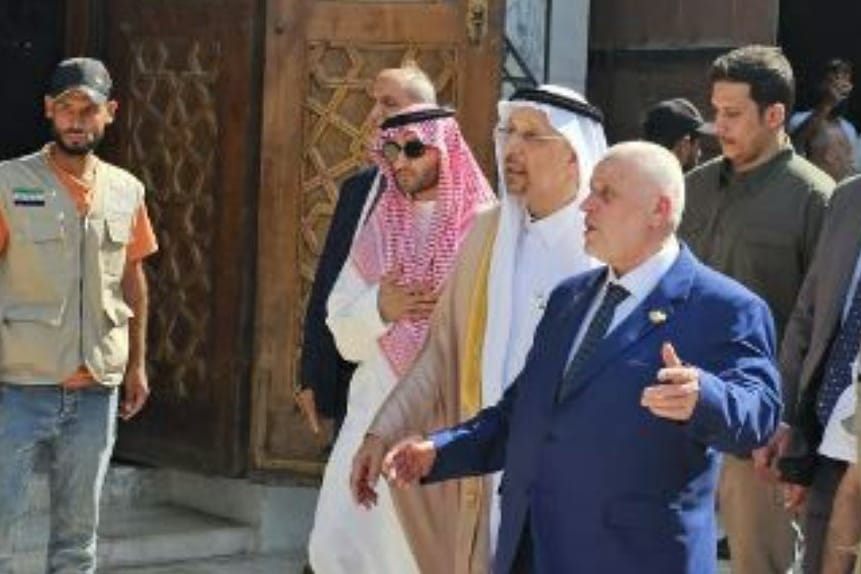 الفالح يصلي في المسجد الأموي خلال زيارته الرسمية إلى دمشق .. صور