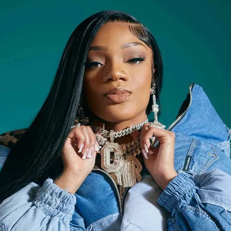 الشرطة تعتقل مغنية شهيرة بعد بلاغها عن سطو على منزلها