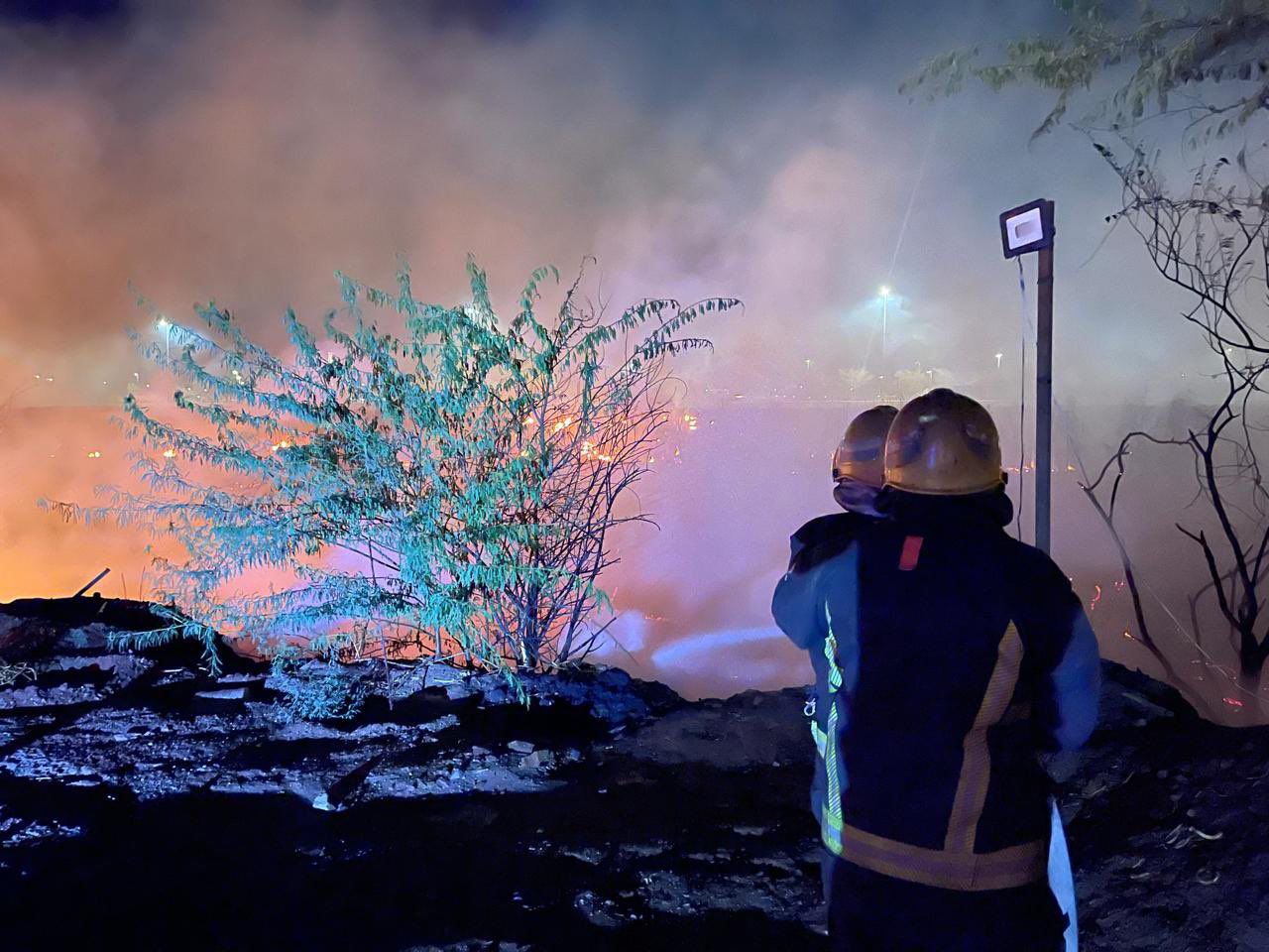 مدني المدينة المنورة يباشر حريقا اندلع في أشجار بوادي النقمي