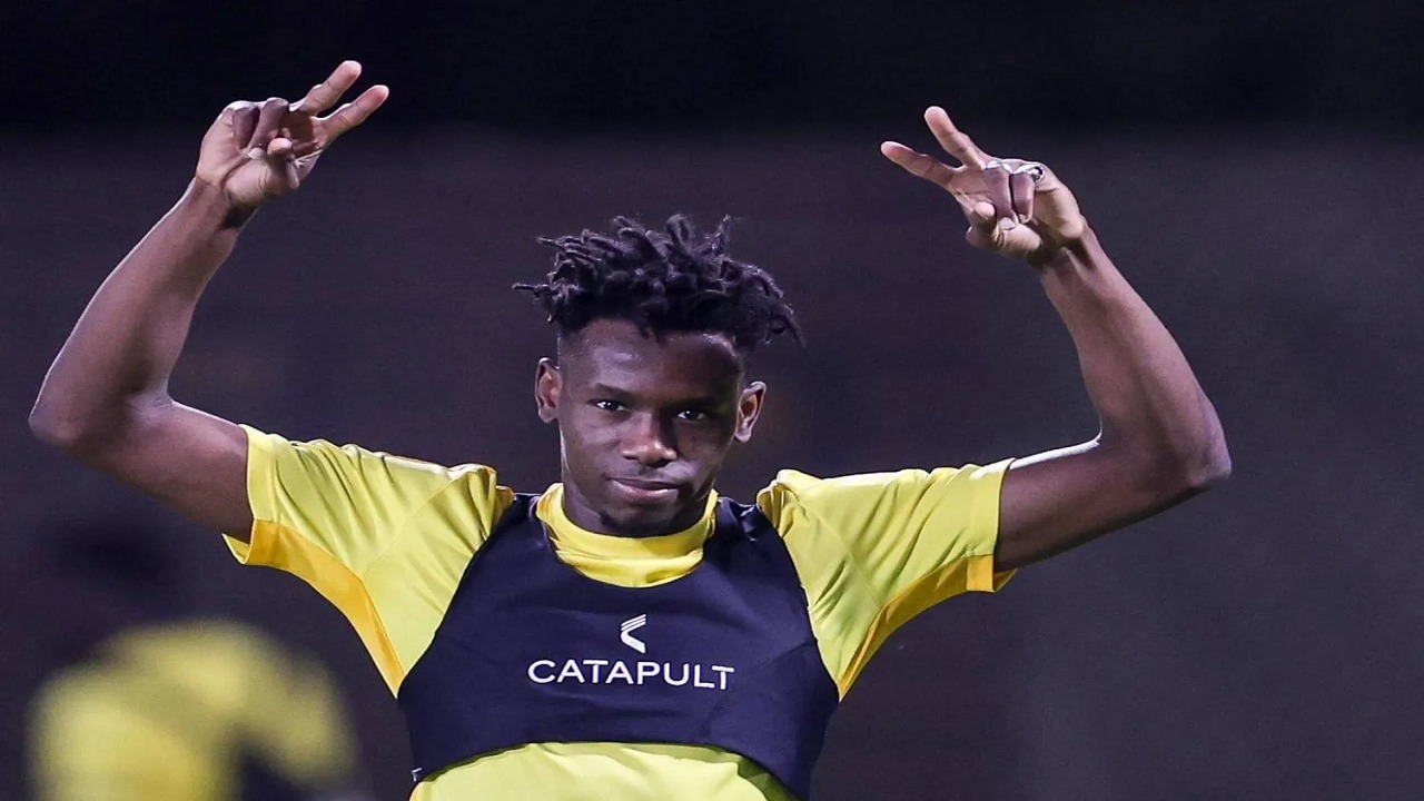 النصر يتقدم بعرض رسمي لضم زكريا هوساوي