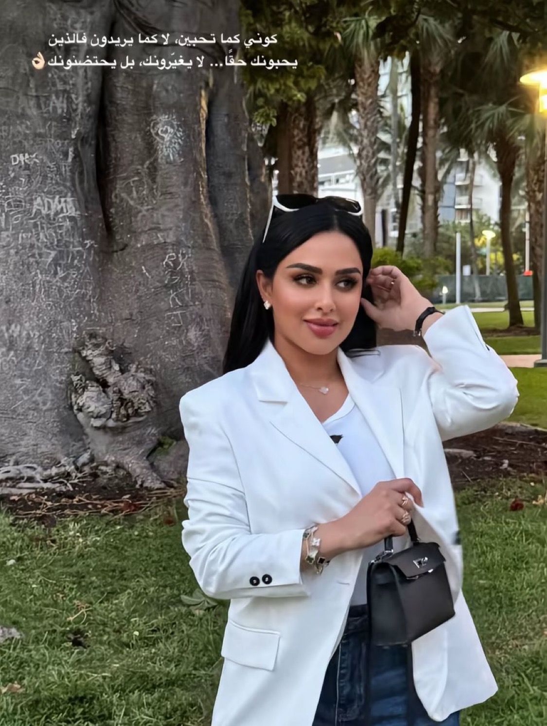 مريم الأنصاري بعد خلعها الحجاب: كوني كما تحبين لا كما يريدون .. صورة