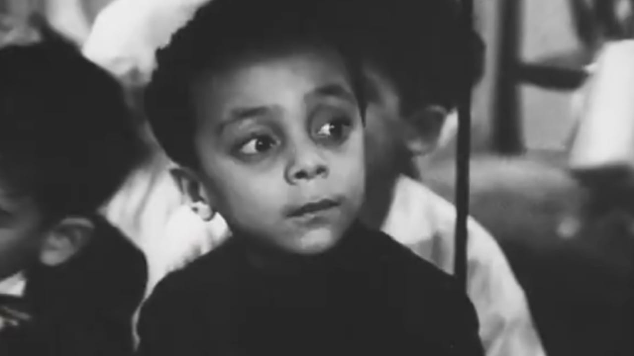 لقطات نادرة ومؤثرة من طفولة الأمير مشهور بن سعود