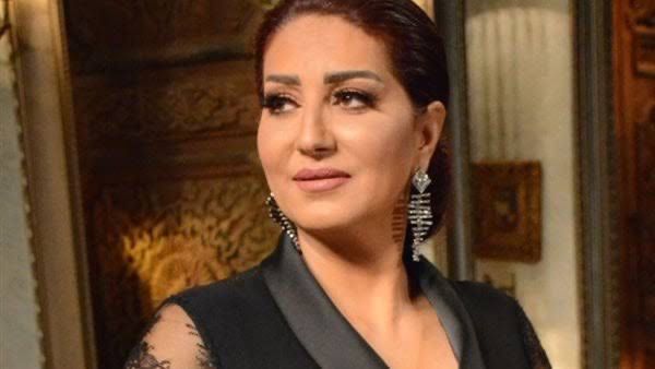 وفاء عامر تعلق على أنباء توقيف بنت حسني مبارك