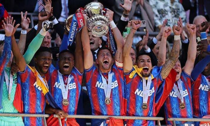 كريستال بالاس يلجأ للمحكمة الدولية للطعن على قرار استبعاده من الدوري الأوروبي