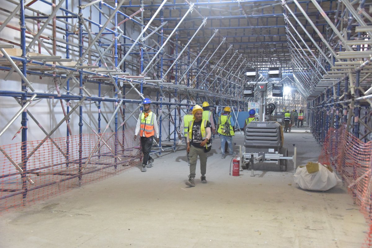 تطورات الأعمال الإنشائية بملعب أرامكو .. صور