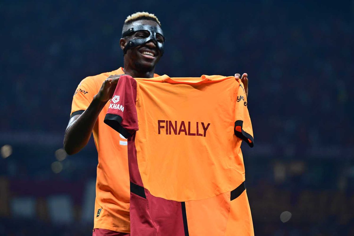 غلطة سراي يسرع إجراءات ضم أوسيمين وإيغالو ينصحه بالهلال