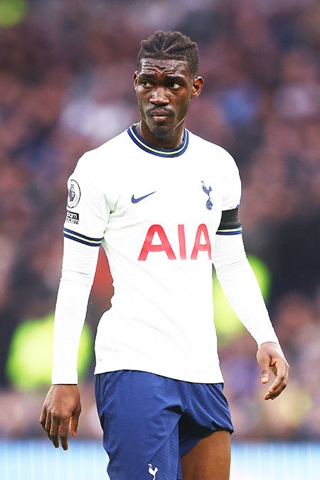 الأهلي يدرس تعزيز صفوفه بعدة أسماء بارزة