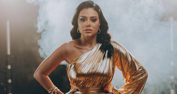 رانيا يوسف تفتتح مدرسة لتعليم الرقص الشرقي