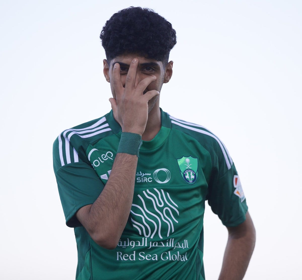 الأهلي يبدأ مفاوضات تجديد عقد زياد الجهني