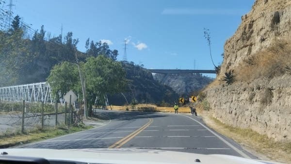 لاعب سابق بمانشستر يونايتد ينقذ شابا من الانتحار