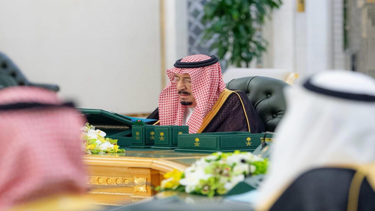 إطلاق منهج الذكاء الاصطناعي وإدراجه ضمن مناهج مراحل التعليم العام