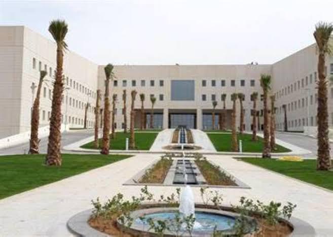 نظام إلكتروني جديد لرصد حضور المعلمين والمعلمات في المدارس