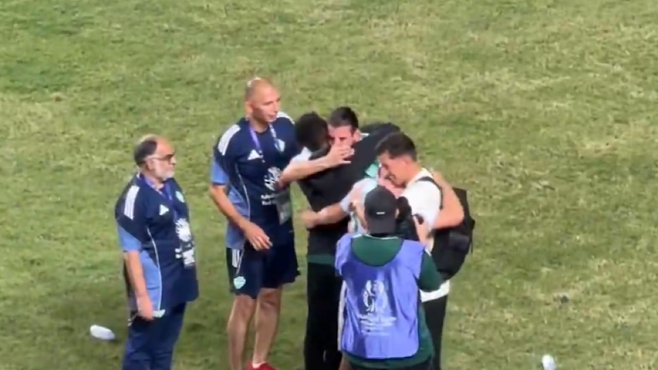 بكاء إيبانيز بعد تتويج الأهلي بلقب السوبر .. فيديو