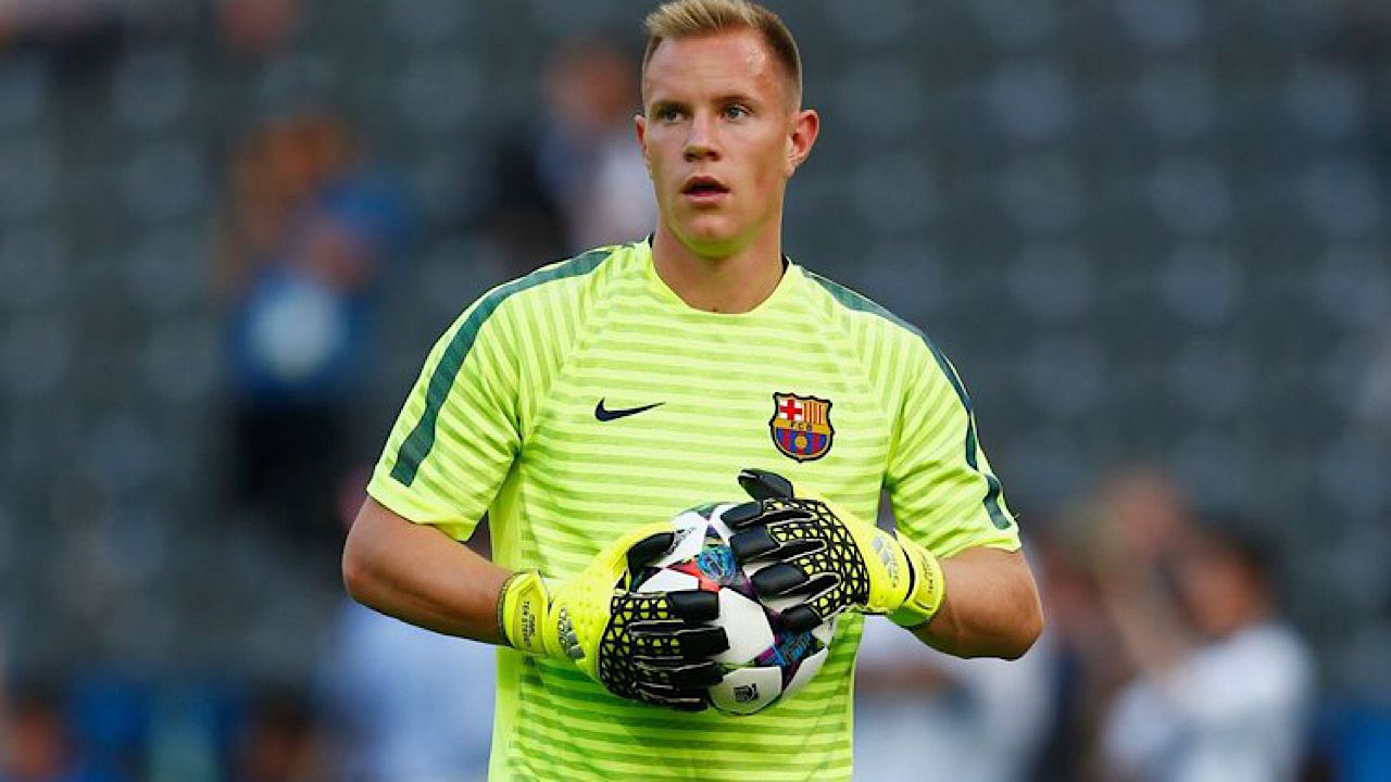 برشلونة يعتمد إصابة تير شتيجن طويلة الأمد لتسجيل الحارس الجديد