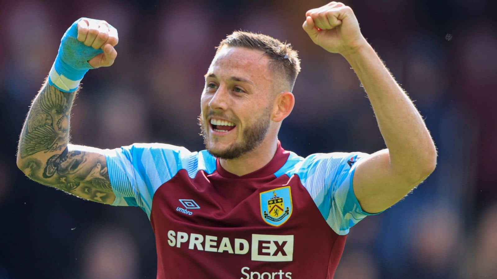 الشباب يقترب من ضم براونهيل