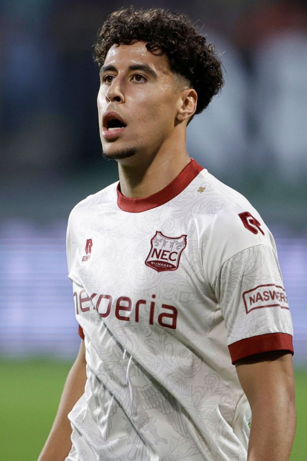 كيرستن ينفي وجود عرض رسمي من الأهلي لضم سامي أوعيسى