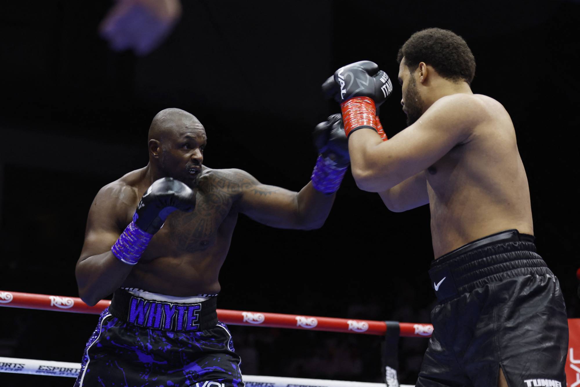 الملاكم البريطاني إيتاوما يؤكد تحقيق أحلامه في الرياض