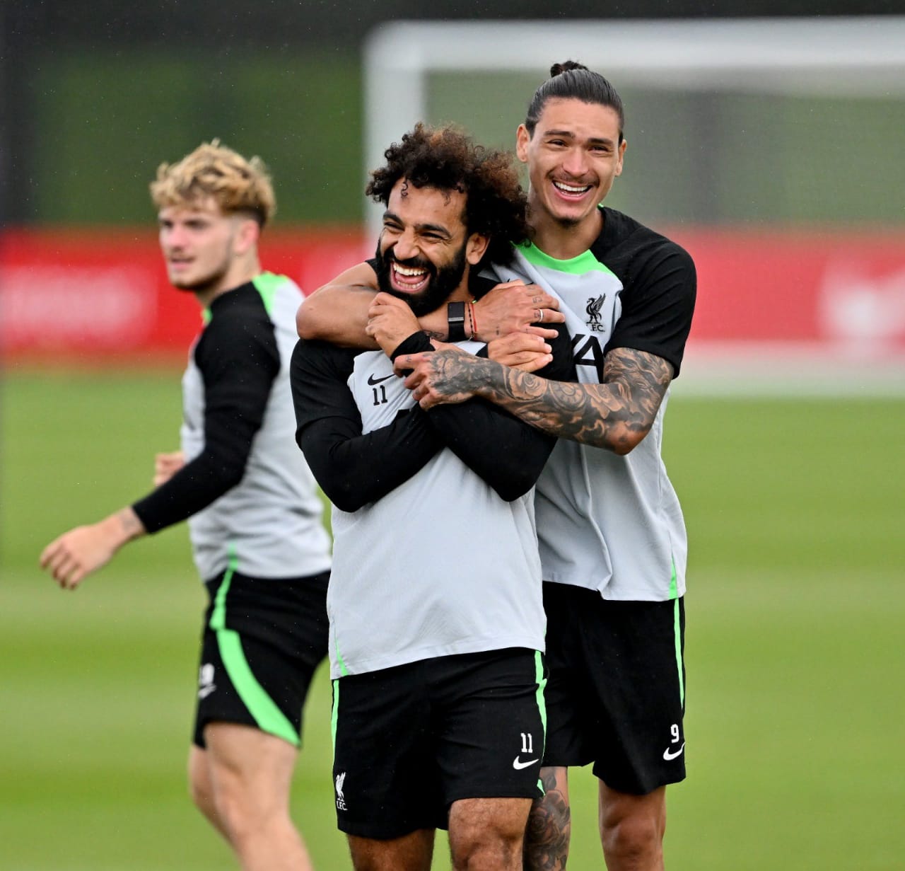 صلاح يودع نونيز برسالة مؤثرة بعد انتقاله إلى الهلال.. صور