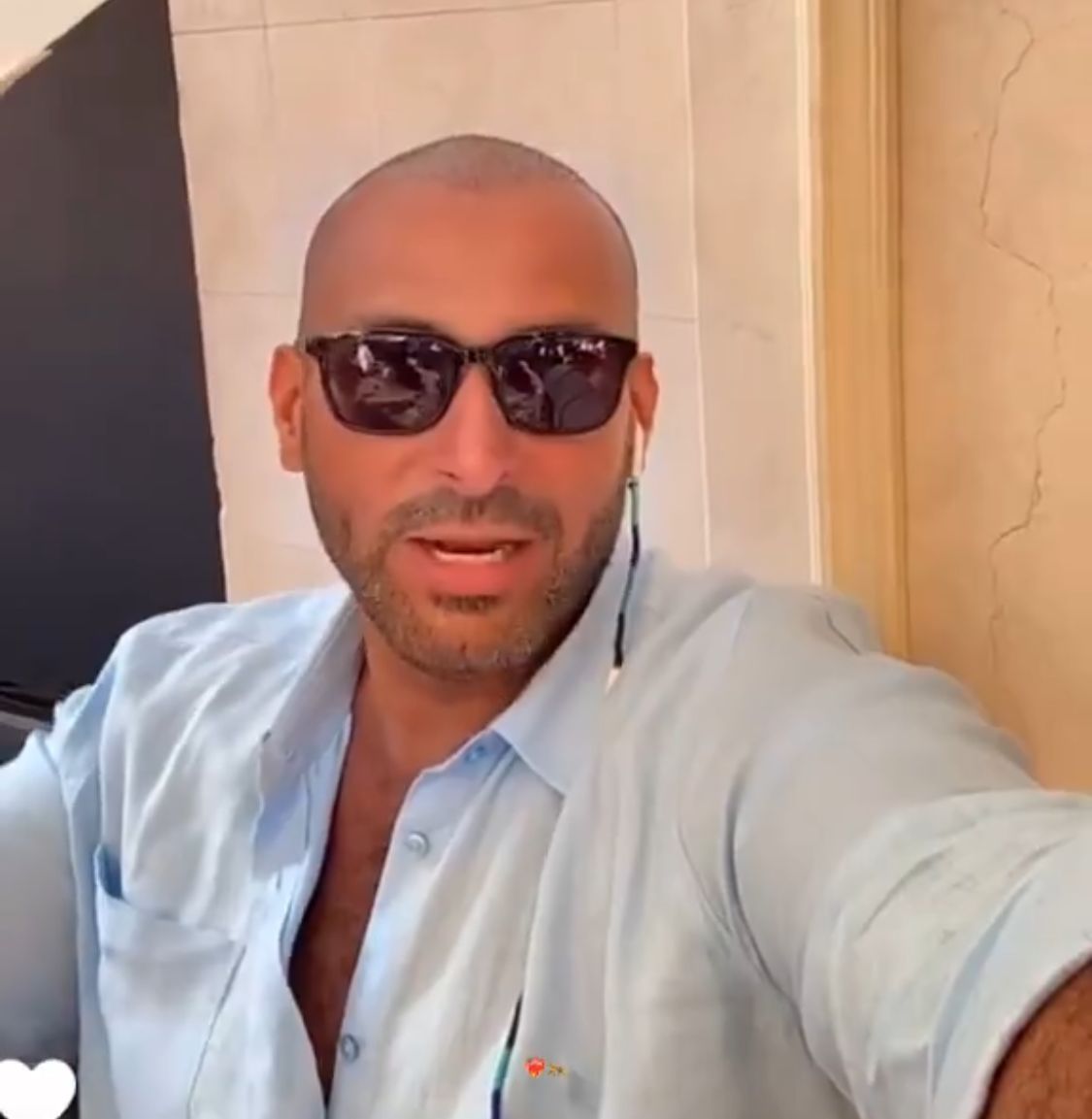 يزيد الراجحي ينبه لمخاطر السباحة بعد إنقاذ صديق من الغرق.. فيديو