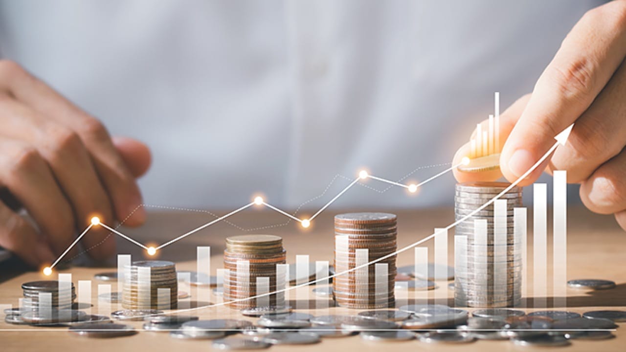 مختص: غياب الخبرة وراء خسائر المستثمرين والاستثمار محفوف بالمخاطر .. فيديو