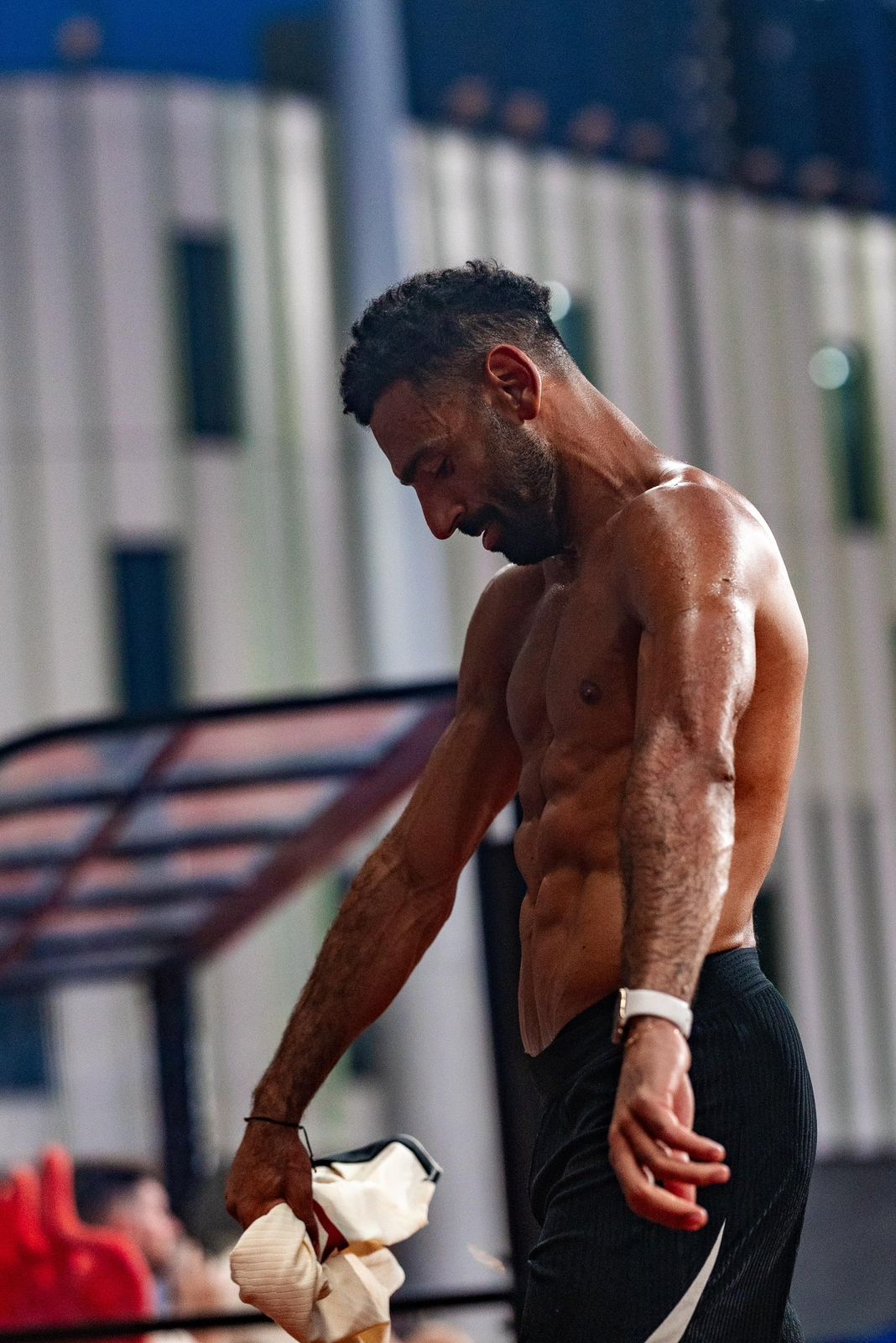 محمد صلاح يعلق على زيارة معبد إيكوين البوذي.. صور