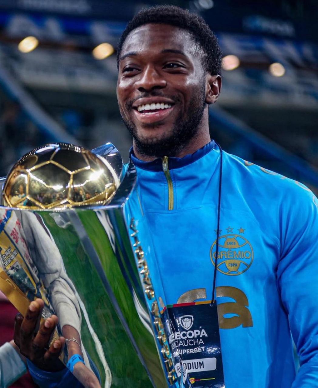 أموزو يبدي رغبته في مغادرة غريميو