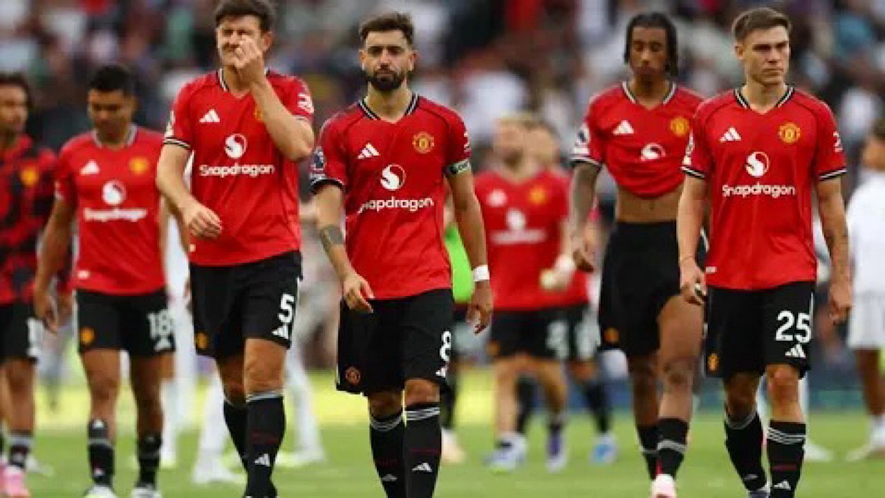 فيرنانديز يثير غضب جماهير مانشستر يونايتد