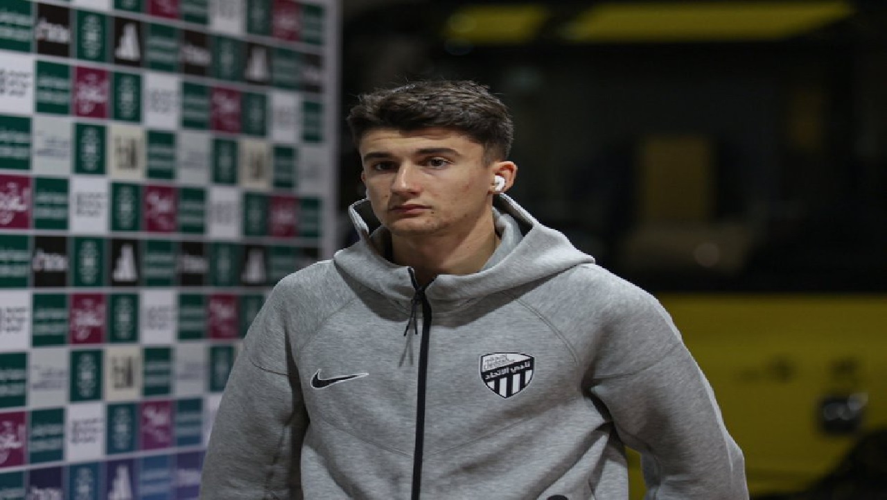 الاتحاد يقرر قيد أوناي هيرنانديز في فريق 21 عاما