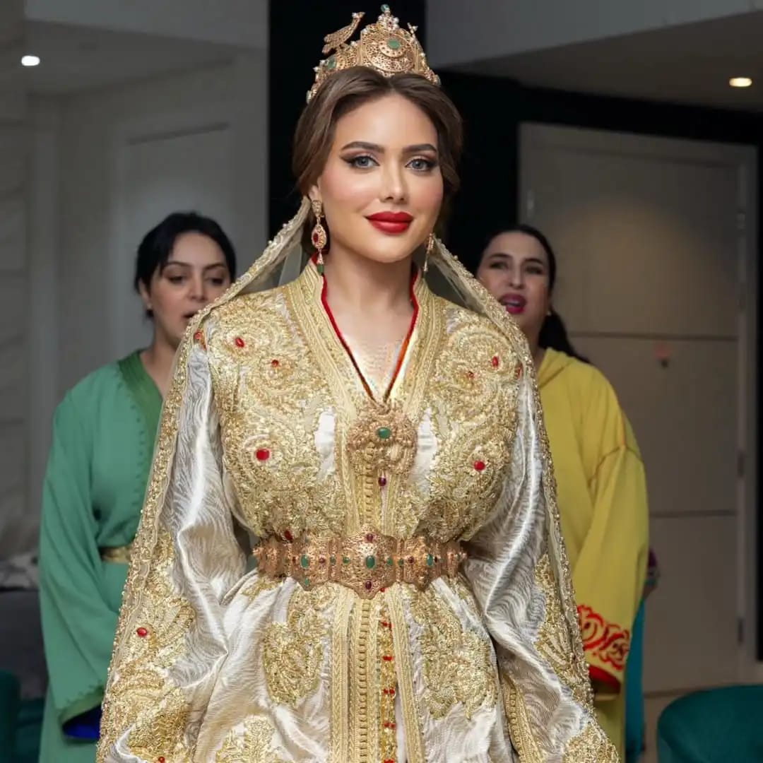 الصور الأولى لزواج محمد النني من البلوغر المغربية حنان