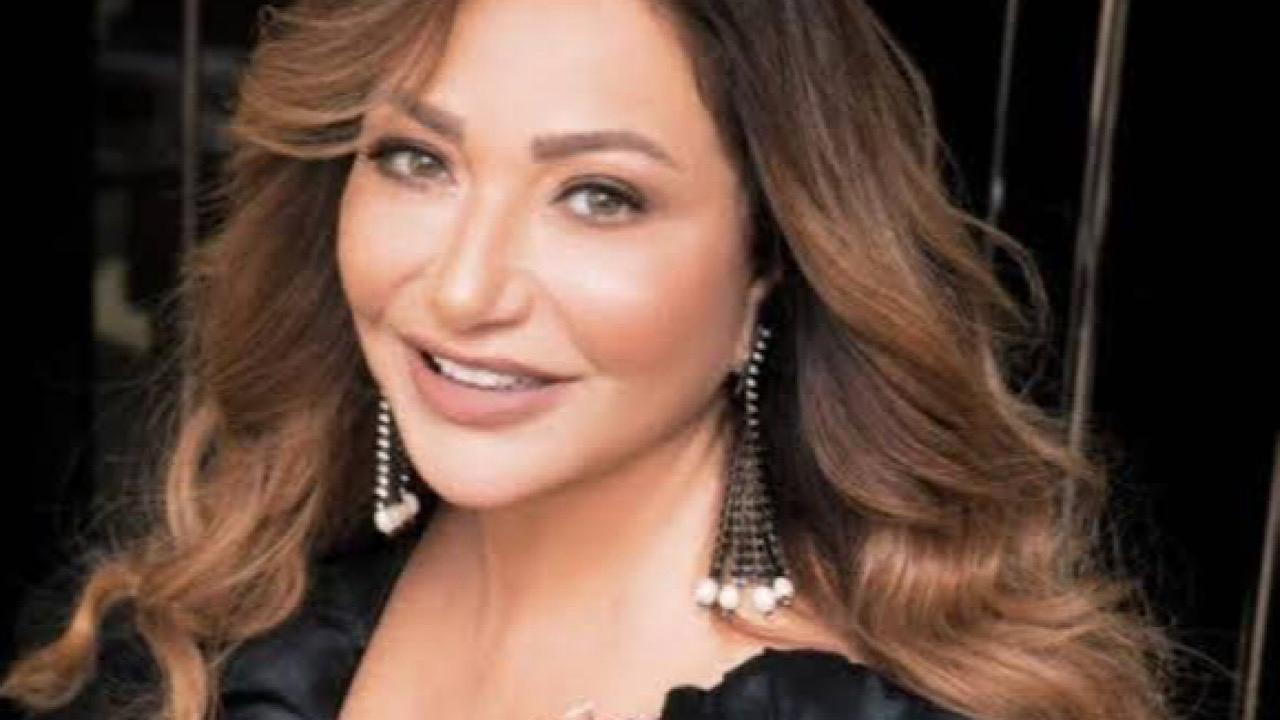 إصابة ليلى علوي بعد تعرضها لحادث قوي بالسيارة