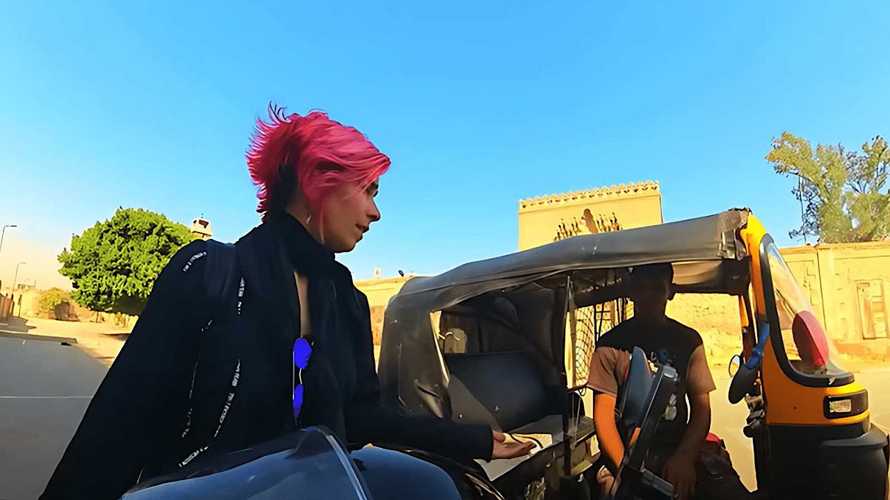 القبض على سائق توكتوك تحرش بسائحة أجنبية..فيديو