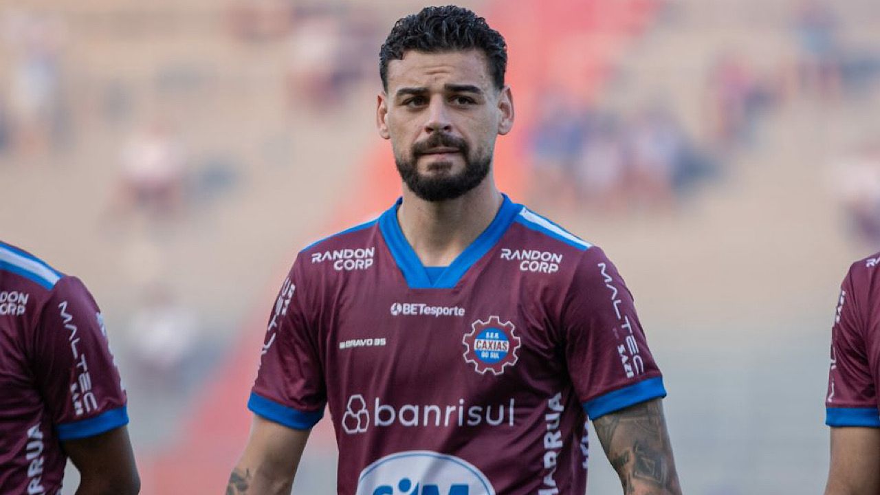 لوكاس كونيا يرحل عن كاكسياس وفي طريقه إلى نادٍ عربي