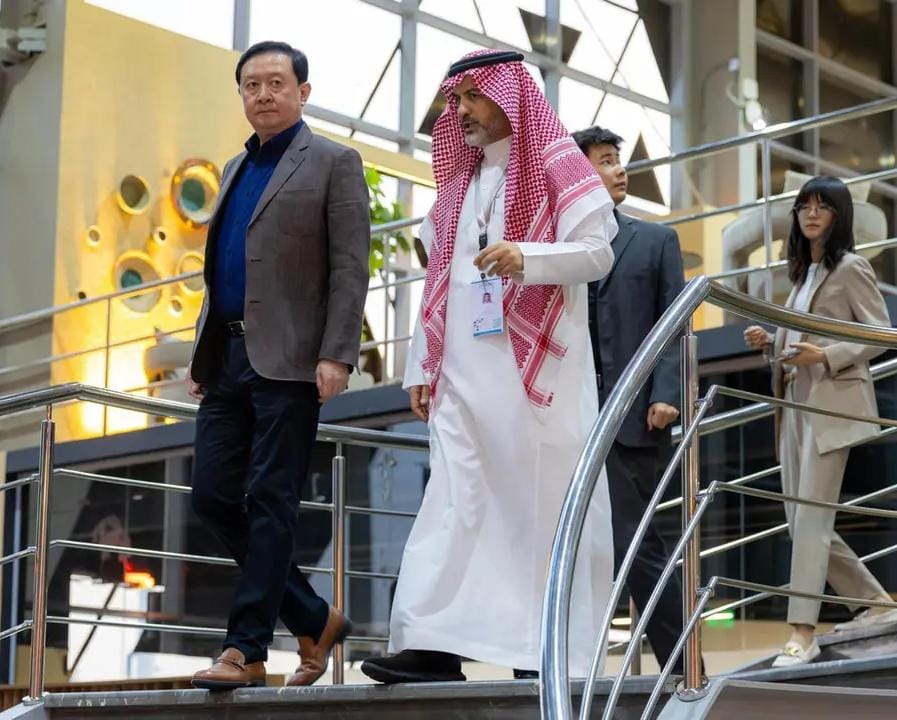 السفير الصيني بالمملكة: 52 شركة صينية تشارك في معرض الصقور والصيد السعودي الدولي 2025.. صور